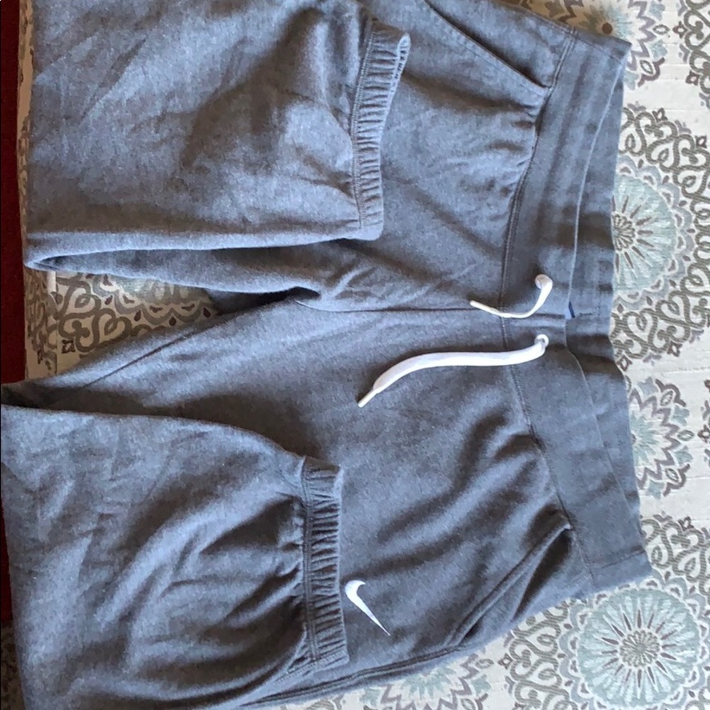 Cropped sweatpants